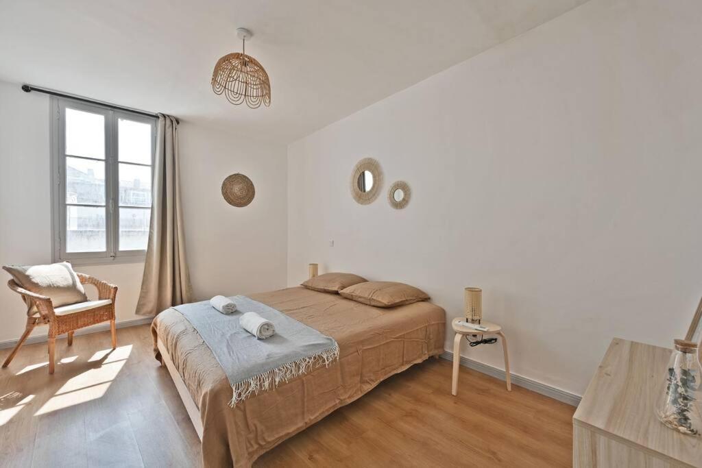 Au Coeur Des Platanes - Parking Gratuit Sous-Terrain - Clim - Balcon Appartement Avignon Buitenkant foto