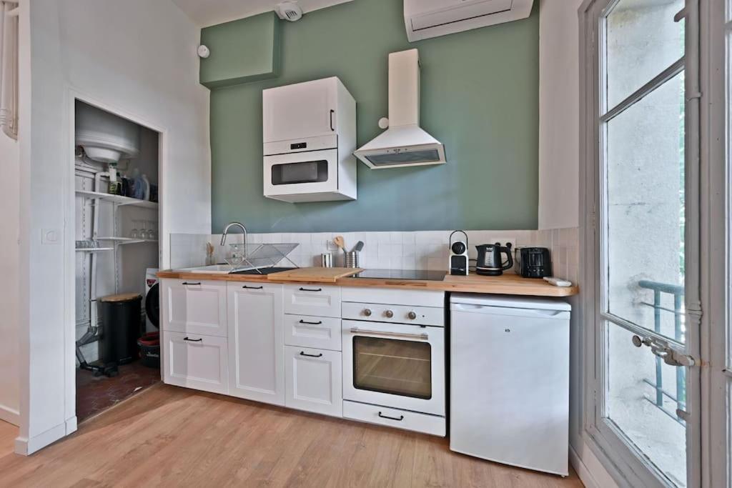 Au Coeur Des Platanes - Parking Gratuit Sous-Terrain - Clim - Balcon Appartement Avignon Buitenkant foto