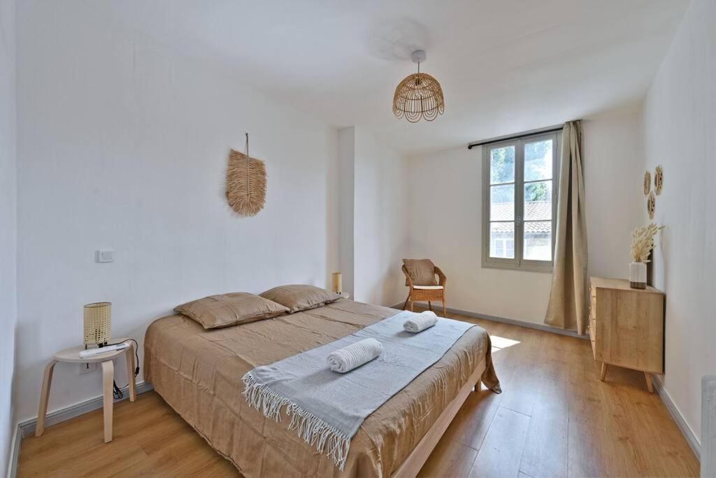Au Coeur Des Platanes - Parking Gratuit Sous-Terrain - Clim - Balcon Appartement Avignon Buitenkant foto